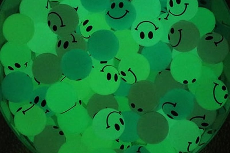 画像1: 光る27mmスーパーボール（ニコニコフェイス） (1)